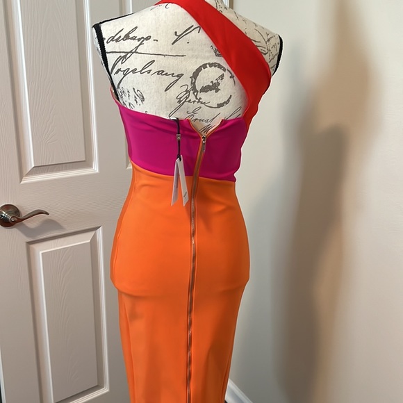 Beautiful never use mugger dress - Picture 3 of 4